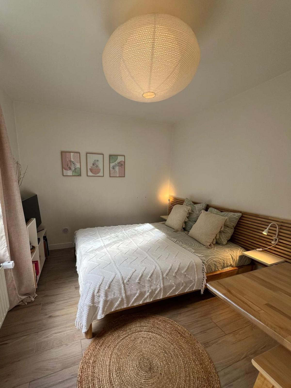 Ferienwohnung Escale Cosy A Pontoise Jacuzzi Et Terrasse Exterior foto