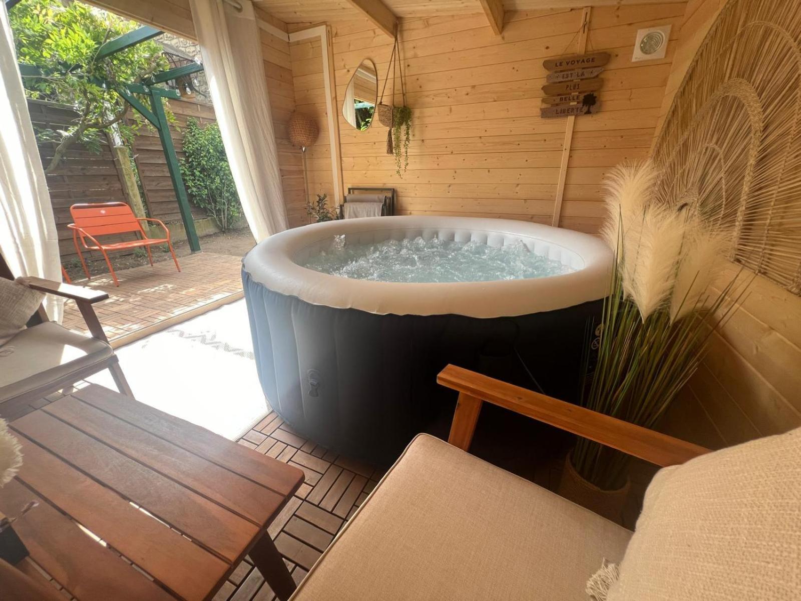 Ferienwohnung Escale Cosy A Pontoise Jacuzzi Et Terrasse Exterior foto