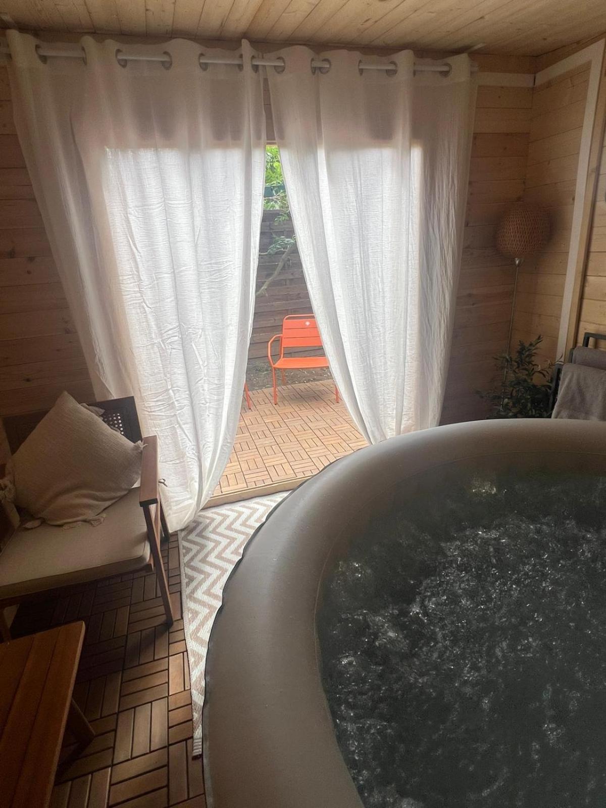 Ferienwohnung Escale Cosy A Pontoise Jacuzzi Et Terrasse Exterior foto