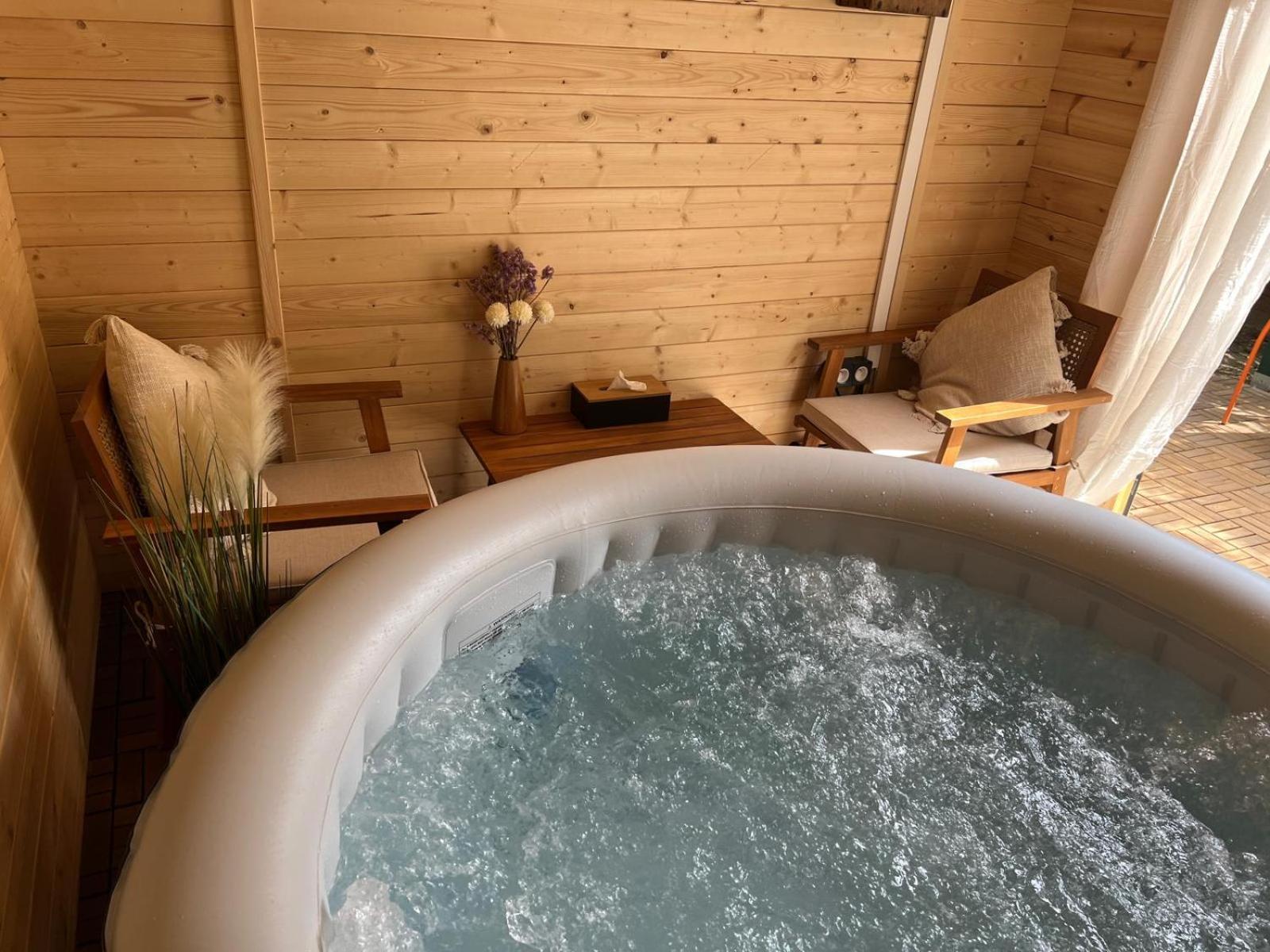 Ferienwohnung Escale Cosy A Pontoise Jacuzzi Et Terrasse Exterior foto